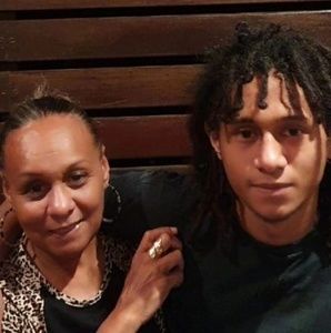 Meet your Posher, Henrika